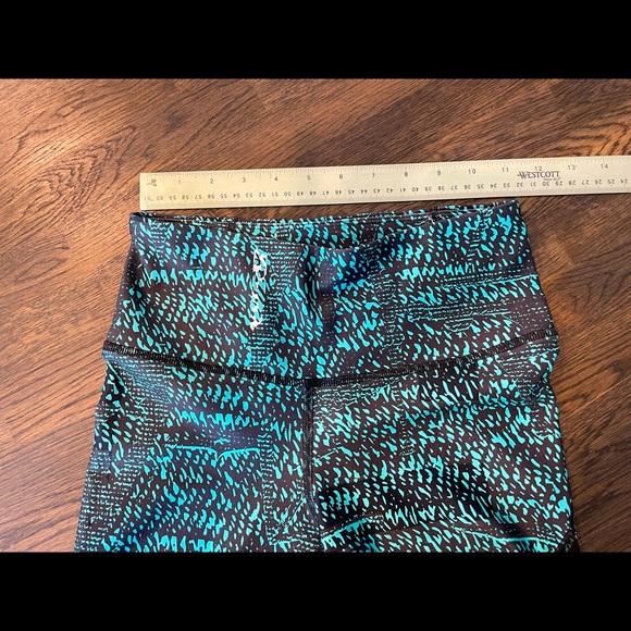 Under Armour Heat Gear Compression Workout leggings Aqua  SM/P/CH. - Picture 3 of 5
